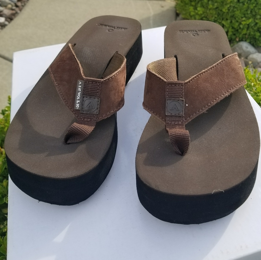 Airwalk flip flops